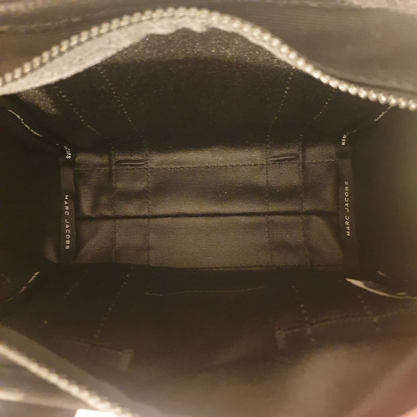 Marc Jacobs Borse: Marc Jacobs "The Tote Bag" small, schwarz – Nuovo (secondo la descrizione) da Neuendorf venduto da DeSiriA 6
