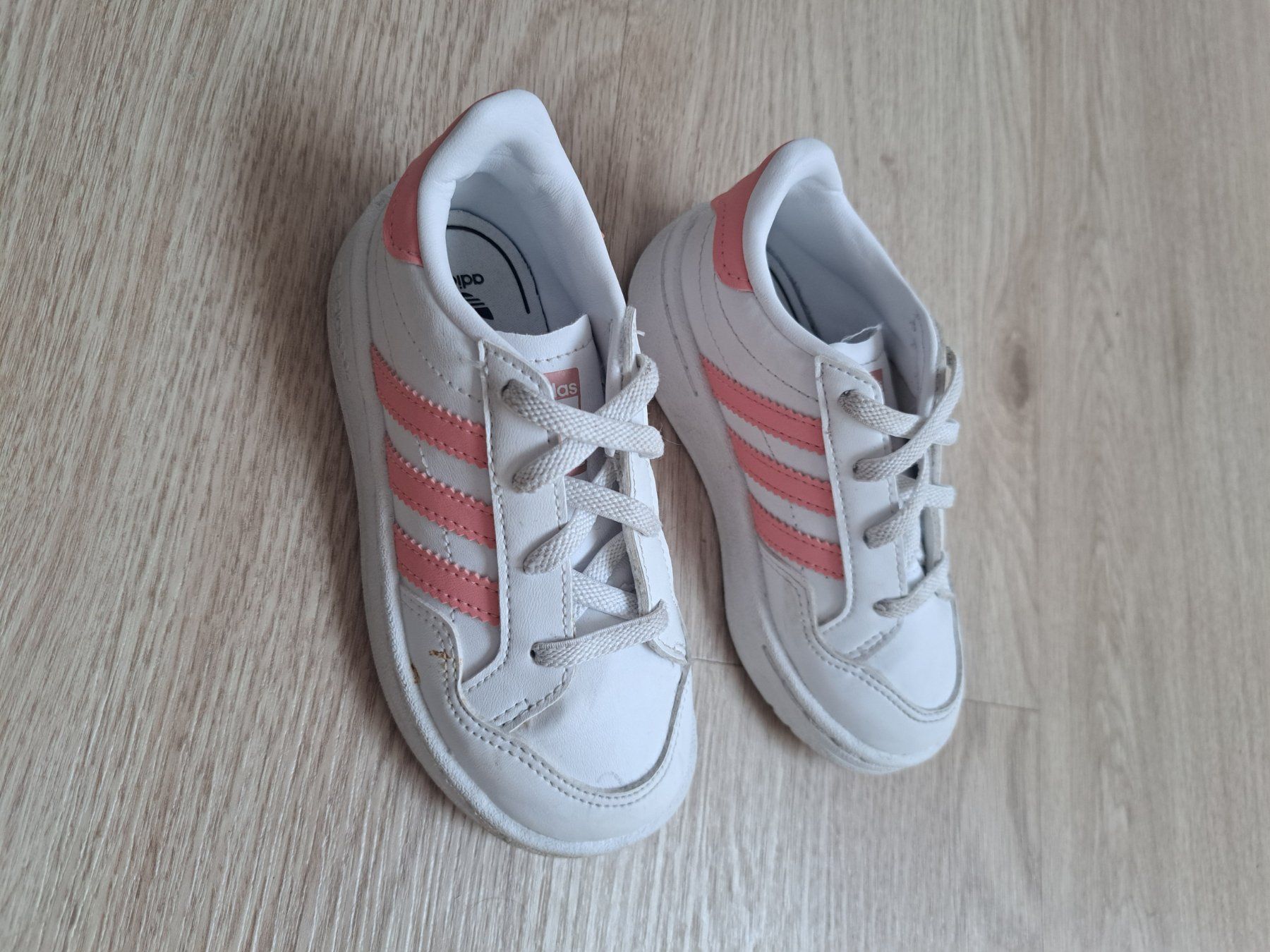 Adidas Scarpe per ragazze: Baskets Adidas - Taille 25 – Usato da Pampigny venduto da aur_h5sl