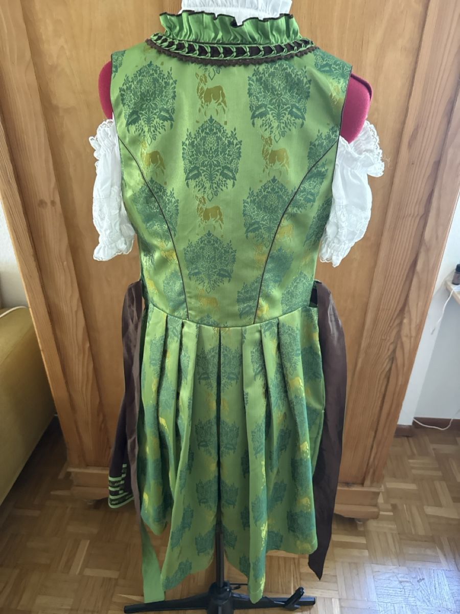 Kleider: Dirndl Grösse 42 mit Bluse guter Zustand – Gebraucht aus Pratteln von EVA67 2