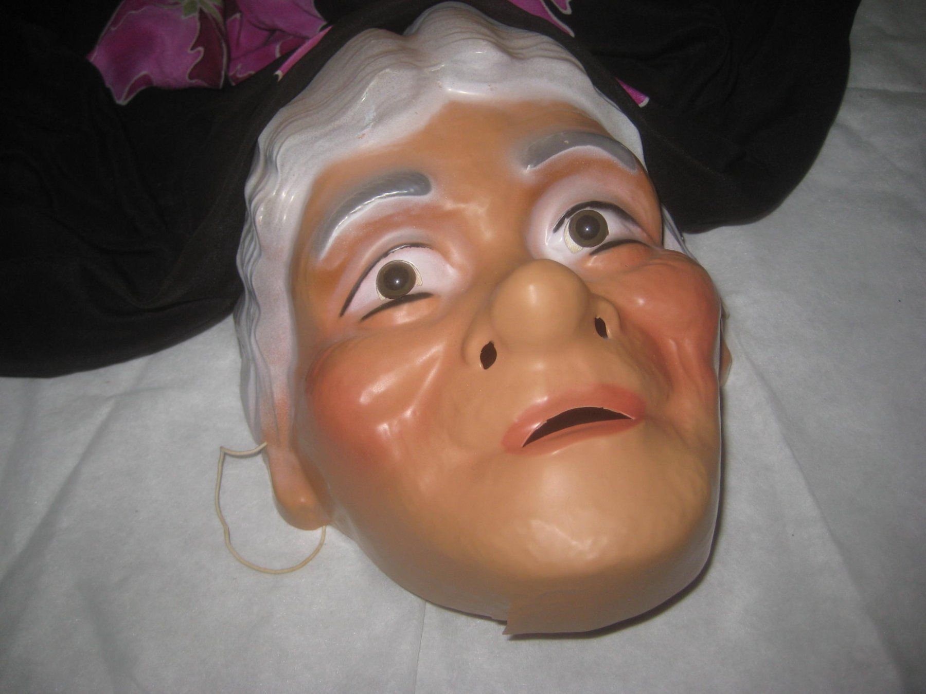 Masken: HALB MASKE OMI – Neu (gemäss Beschreibung) aus Uster von flocke1 1
