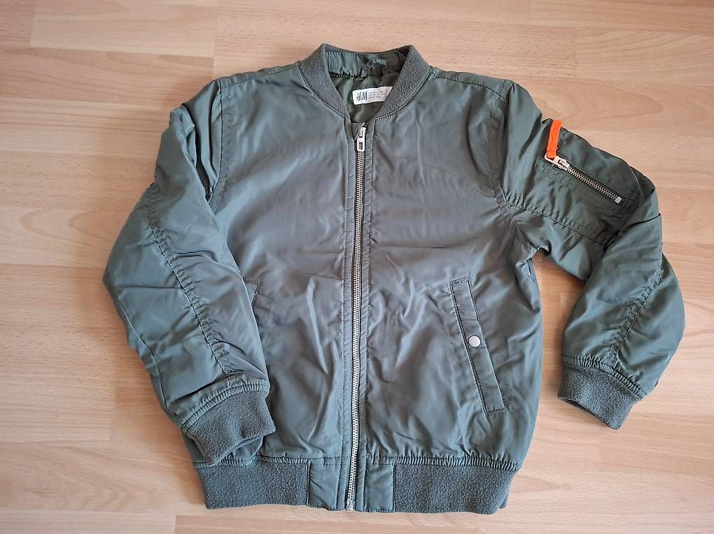 H&M Jacken & Mäntel: Coole Übergangsjacke Grösse 128 – Gebraucht aus Glattfelden von SinaM90
