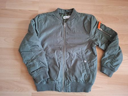 Coole Übergangsjacke Grösse 128