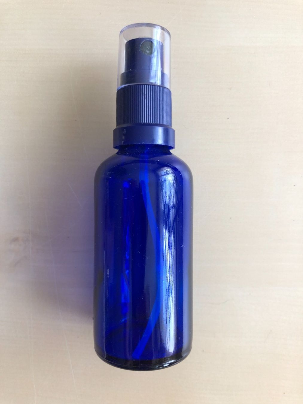 Altro per la casa: Blaue Glasflasche mit Zerstäuber - DIY Parfüm – Usato da Flawil venduto da noplan