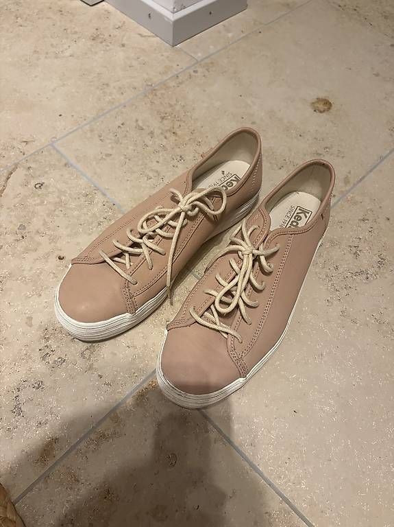 Chaussures femmes: Sneakers  – D'occasion à Zürich par AJO91