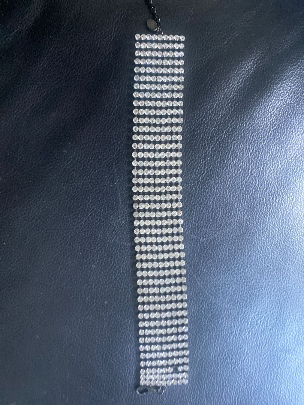 Catenine: Collier strass noir et argenté Rania Kinge – Usato da Geneve venduto da pat_p76n 1