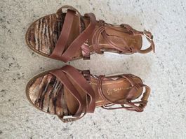 Sandales compensées Tamaris, pointure 38, neuve