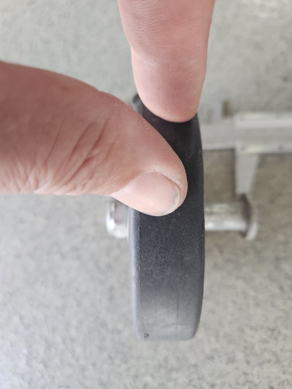 Pneumatici & Ruote complete: Holzräder, Ø 11cm, 2 Stück,   – Usato da Bonstetten venduto da Brigitte04volle 4