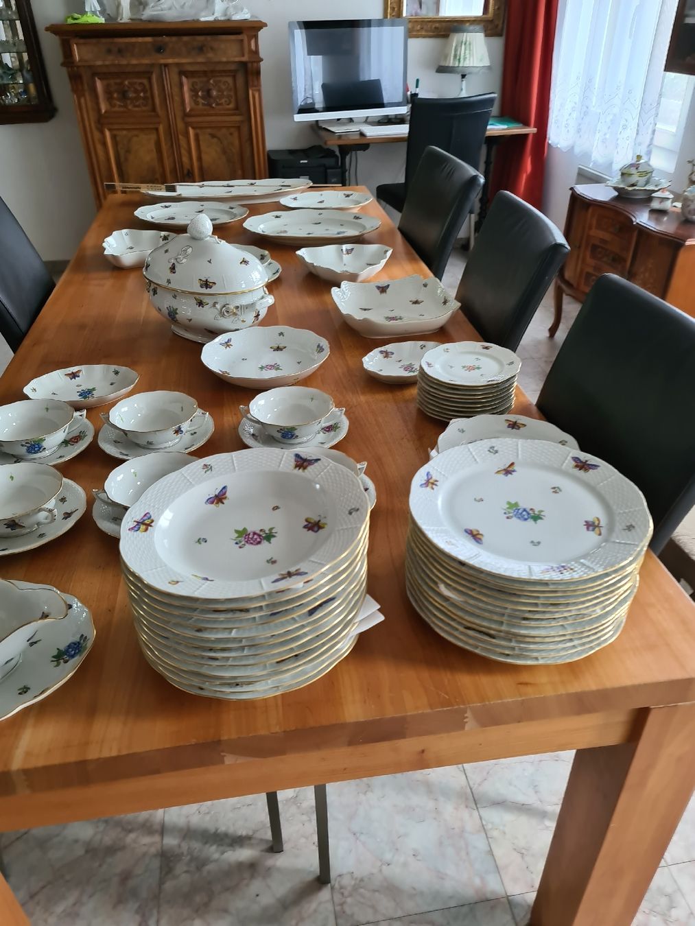 Herend Set di piatti: antiker Herend Speiseservice Papillon & Fleur ca. 50 Teile – Usato da henau venduto da Rockj 7