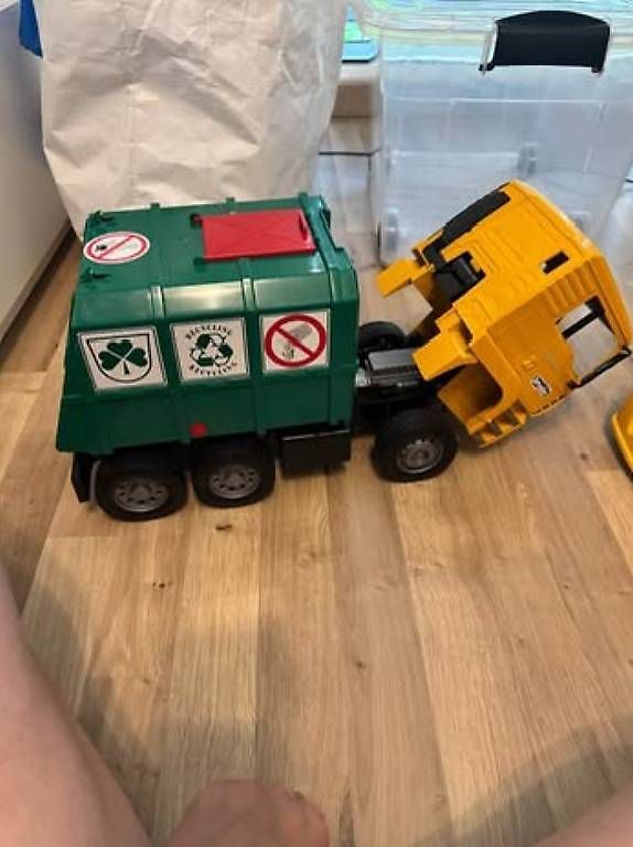 Giocattoli: Sac de jouet/ camions, voitures  – Usato da Vérossaz venduto da rad_g68s 2