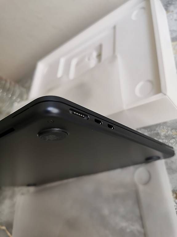 Notebook: Macbook Air NEUF 13" 8go 256go  – Usato da Le Locle venduto da agb68 1