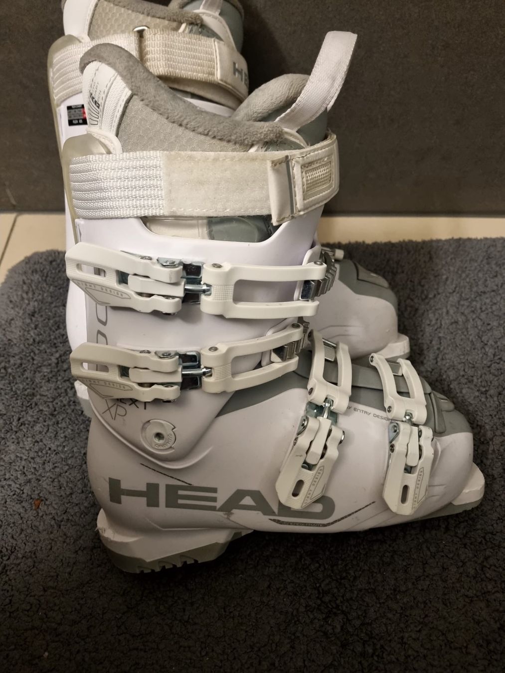 Head Scarpe da donna: Head Ski Boots – Usato da Winterthur venduto da dylansean98