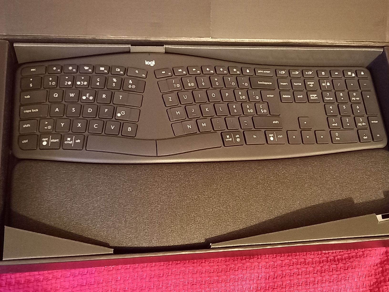 Logitech Tastiere: Ergonomische Computertastatur Logitech neuwertig – Nuovo e nell'imballaggio originale da Basel venduto da Teddyfan92 2