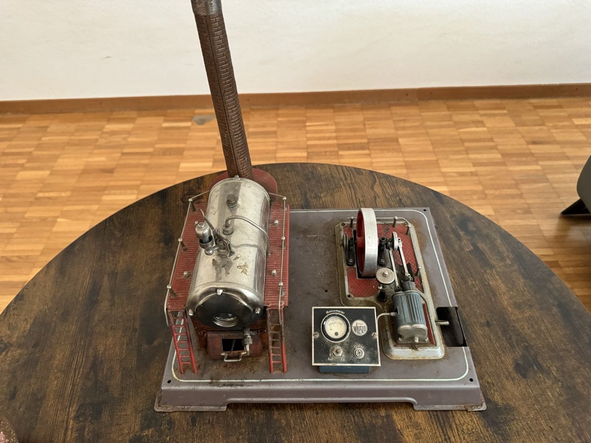 Wilesco Kit di modellismo & Modellini statici: Wilesco Dampfmaschine – Usato da Zunzgen venduto da milesdavis76