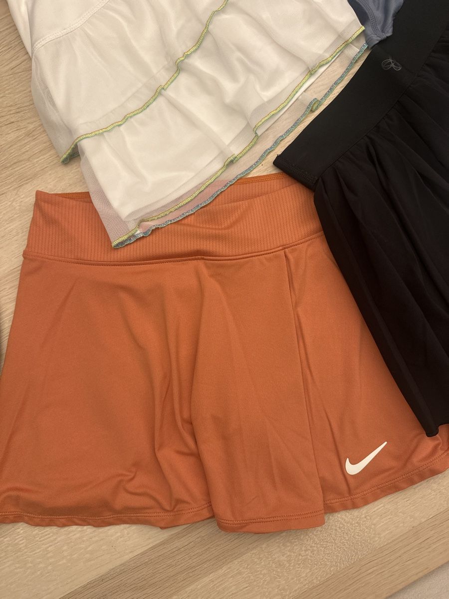 Lotti di vestiti: Tennis-Rock-Set🎾 – Usato da Zürich venduto da liv03 5