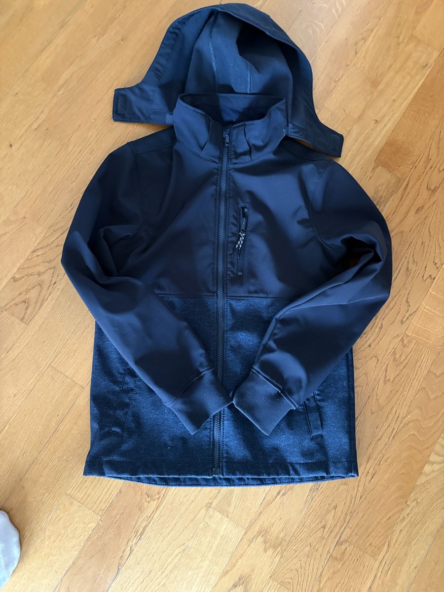 H&M Giacche & Cappotti: Softshelljacke dunkelblau / schwarz Gr 158 / Jungs – Usato da Beromünster venduto da msklef 9