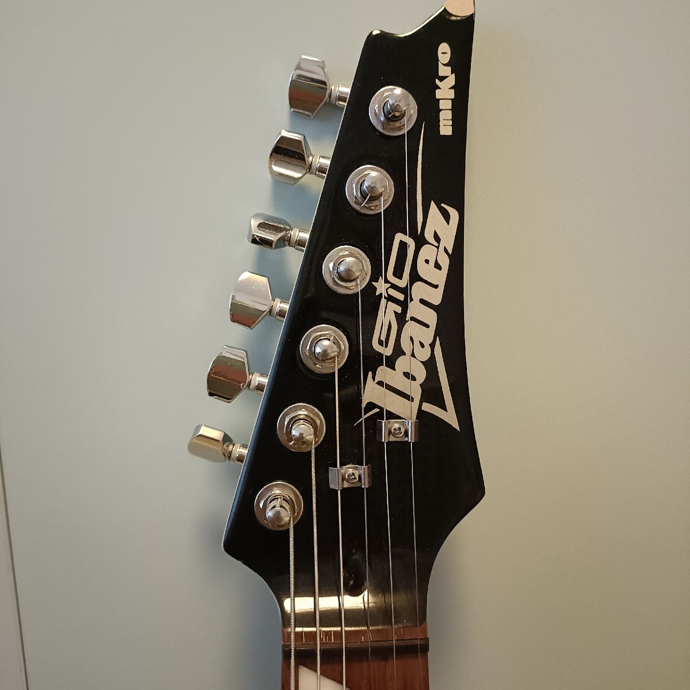 Musikinstrumente: Schwarze E-Gitarre Ibanez Gio – Neu (gemäss Beschreibung) aus Rotkreuz von mar_wn5h 3