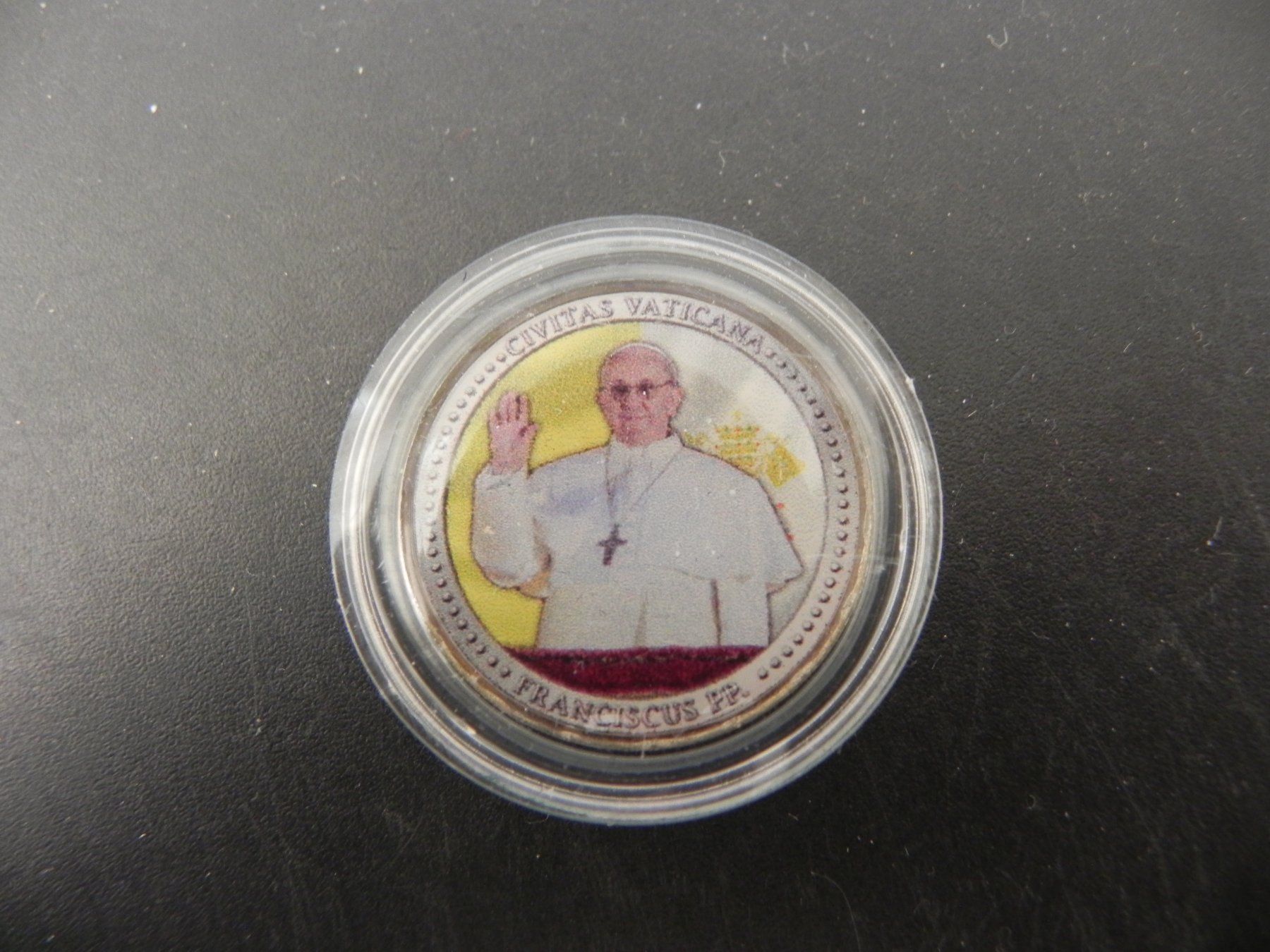 Toutes les monnaies: Vatikan 2 EURO Papa Franciscus – D'occasion à Biel/Bienne par Gogolozi
