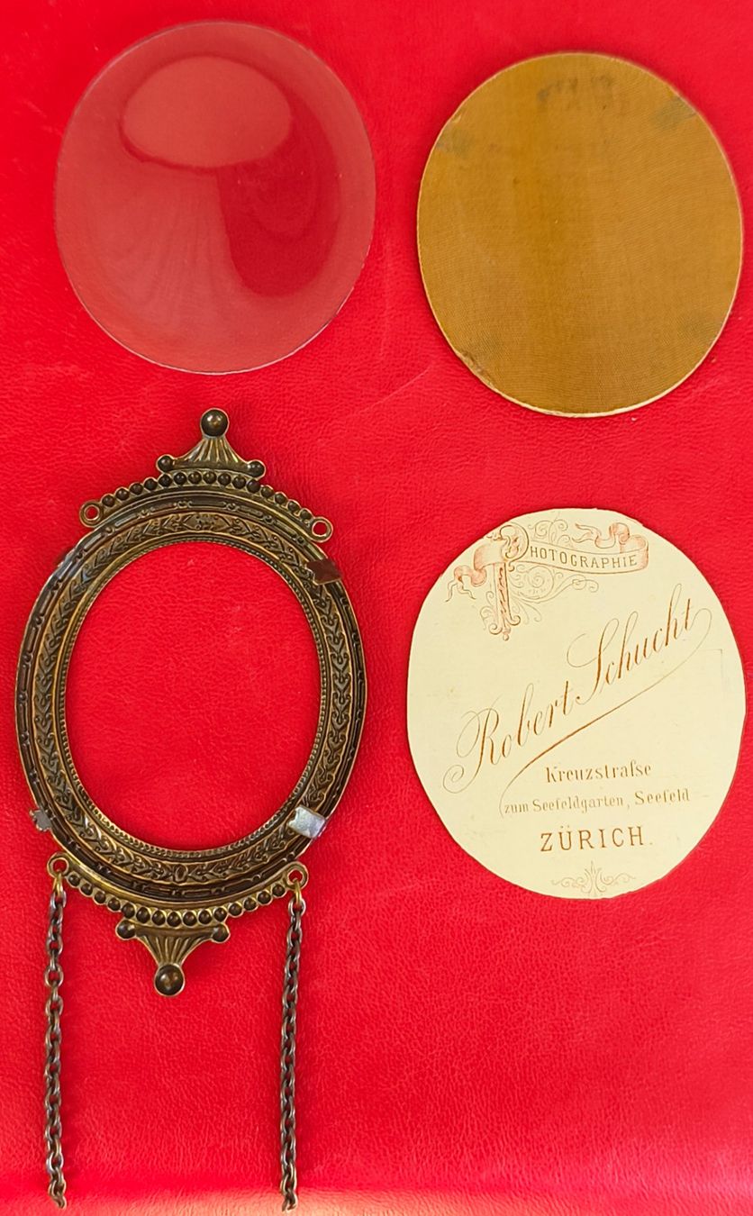 Cornici: Nostalgischer Bilderrahmen aus Messing, Aufhängung fehlt – Usato da Zürich venduto da Tanteemma369 7