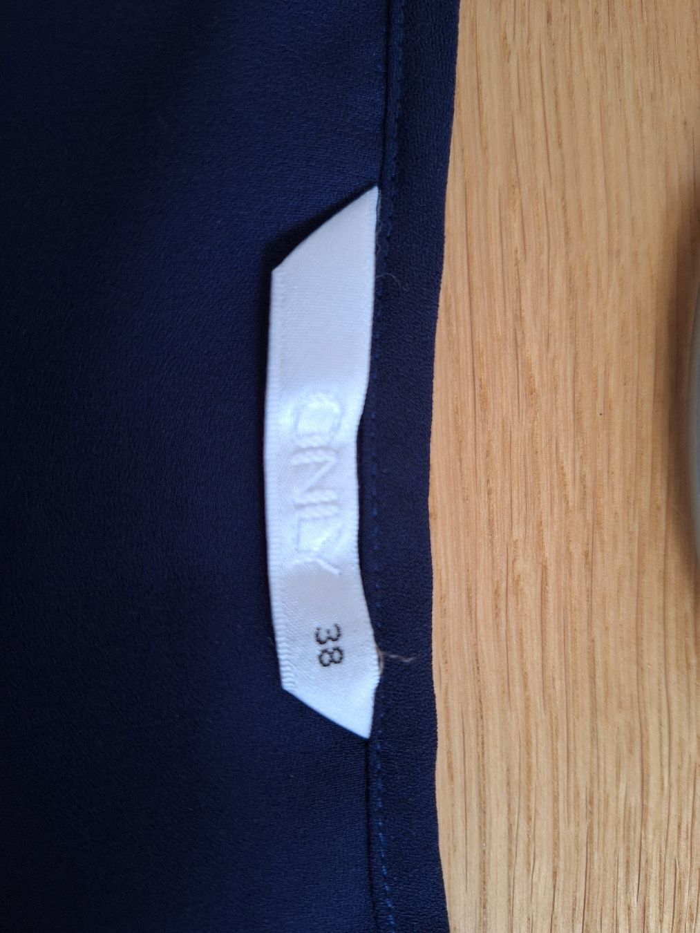Only Blusen: Dunkelblaue Bluse von Only, Grösse 38 – Gebraucht aus Jona von Limaji 1