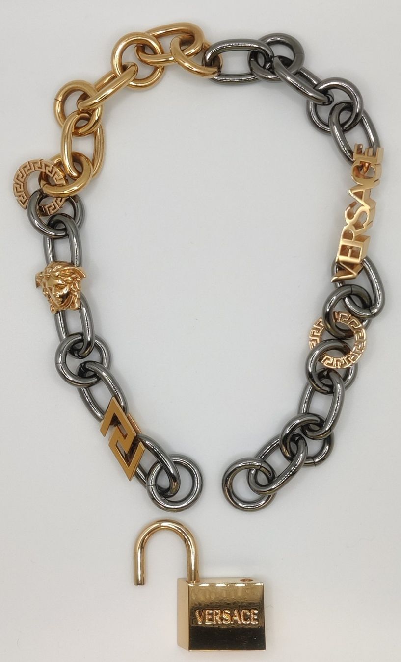 Versace Catenine: Versace & Greca Halskette mit Vorhängeschloss – Usato da Zürich venduto da dal_64sr