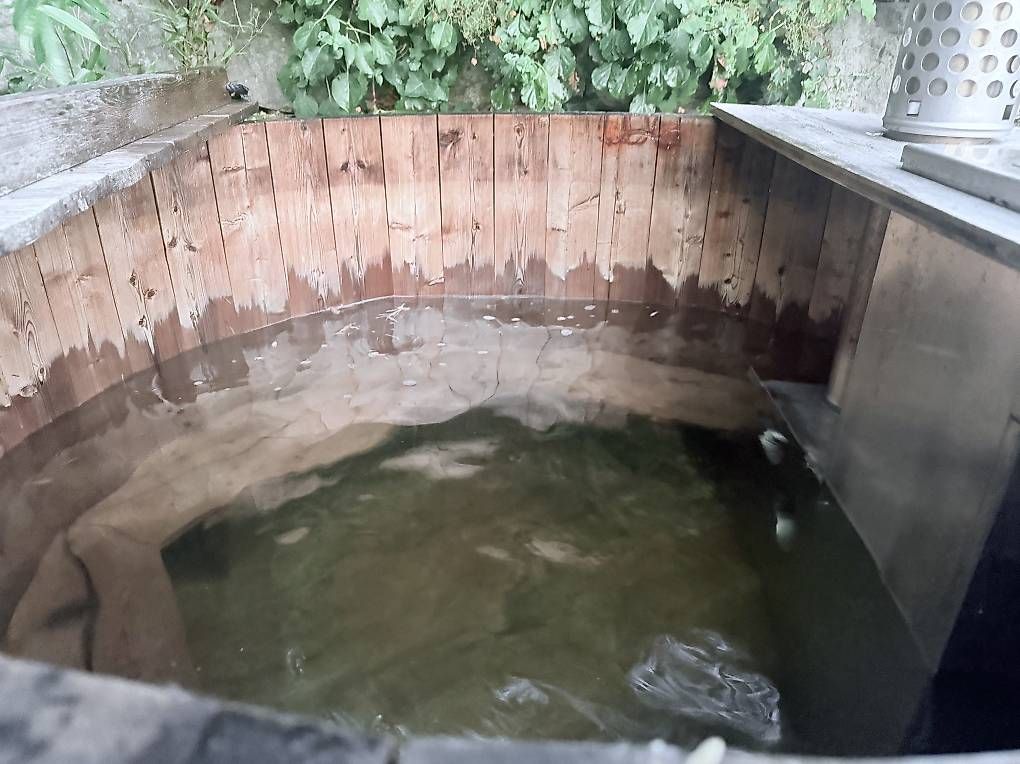 Whirlpool: Hot Pot mit fast neuem Ofen – Usato da Walperswil venduto da Hgamonte 2