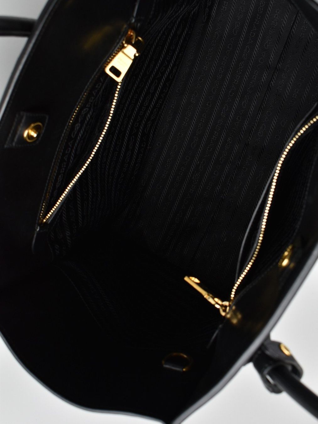 Prada Borse da donna: Prada Front Pocket Wing Tote, schwarz – Usato da Nürensdorf venduto da 2ND_STORY 7