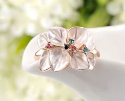 Zarter romantischer Ring *Perlmuttblüte* – Gr. 18