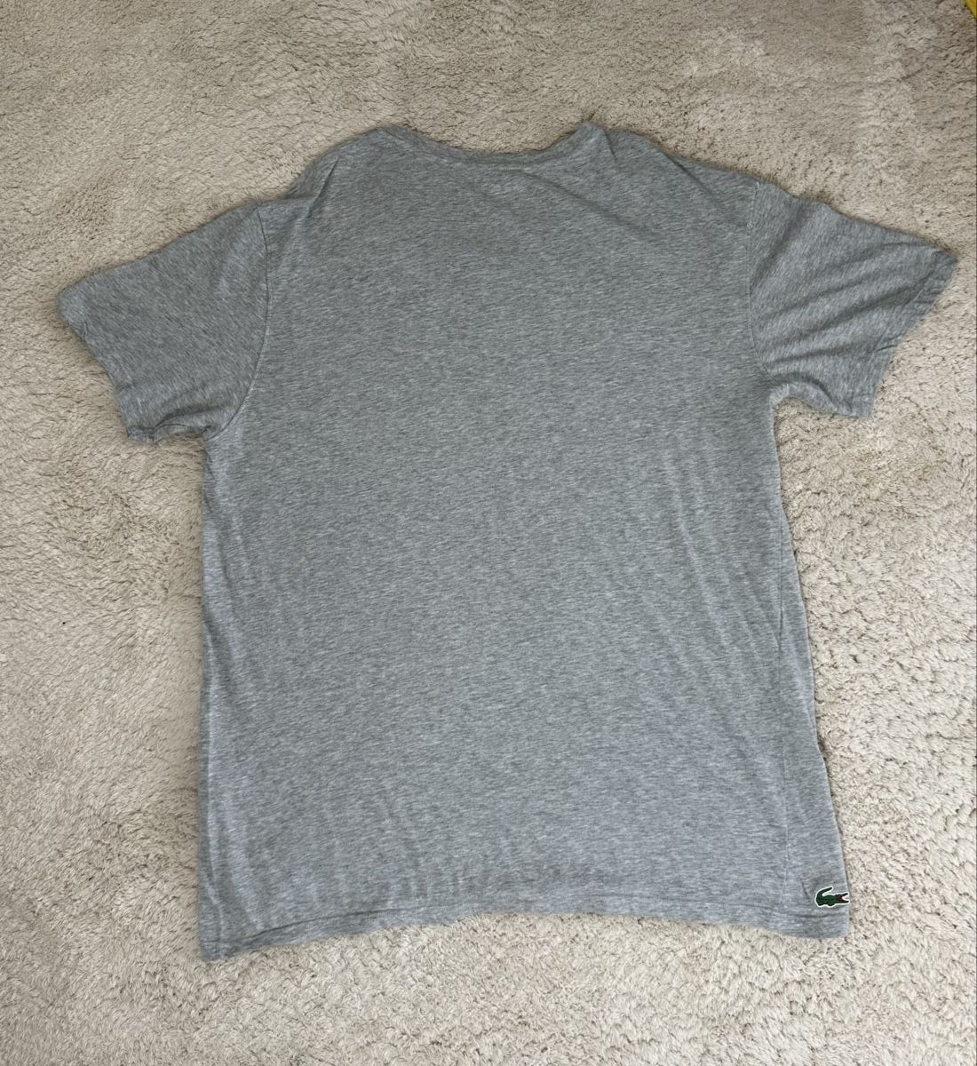 Lacoste T-shirt: T-shirt Lacoste gris - Taille XL – Nuovo (secondo la descrizione) da Neuchâtel venduto da aliceguins 5