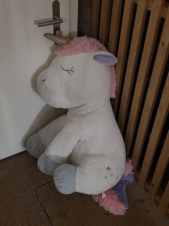 Spielzeuge: Einhorn Big Plüsch – Gebraucht aus Zürich von facero 3