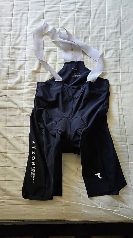Pantaloni: Ryzon Vela Bib Shorts Gr. L Schwarz – Usato da Zürich venduto da tobigs