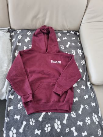 Sweet à capuche personnalisé avec signe astrologique Taureau