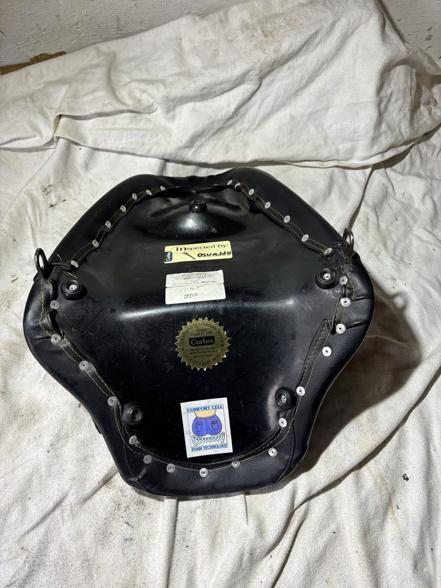 Harley-Davidson Toutes les pièces détachées moto: Harley Davidson Sitz Corbin  – D'occasion à Schötz par Harley35 6