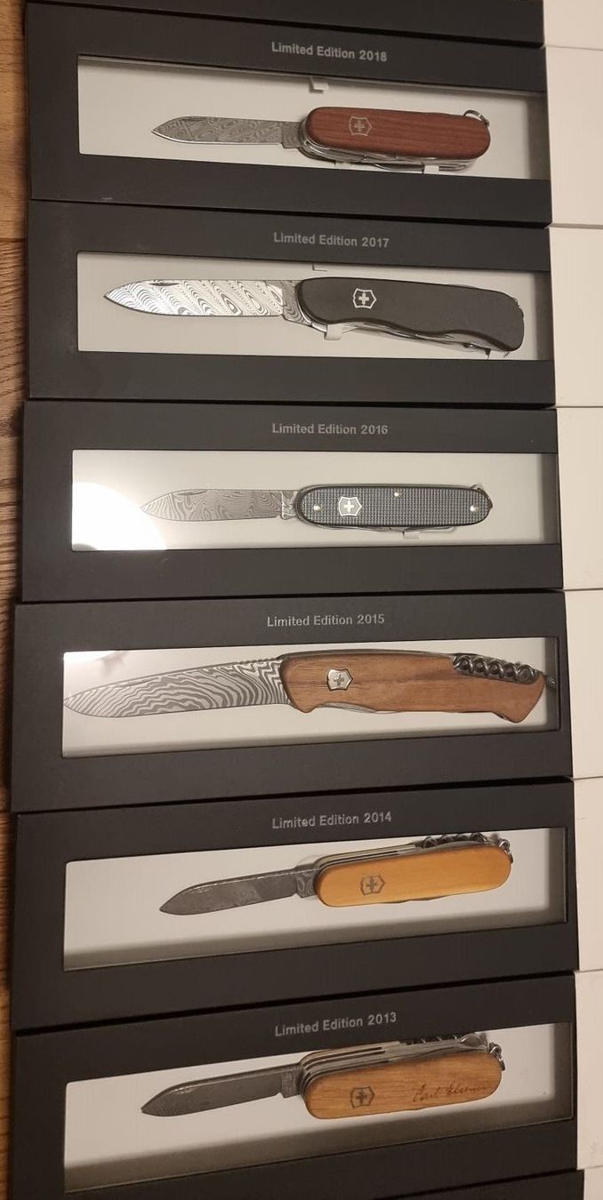 Victorinox Coltelli tascabile: Sammlung Victorinox Damast 2010 - 2023 – Nuovo e nell'imballaggio originale da Unterägeri venduto da Albi1975 3