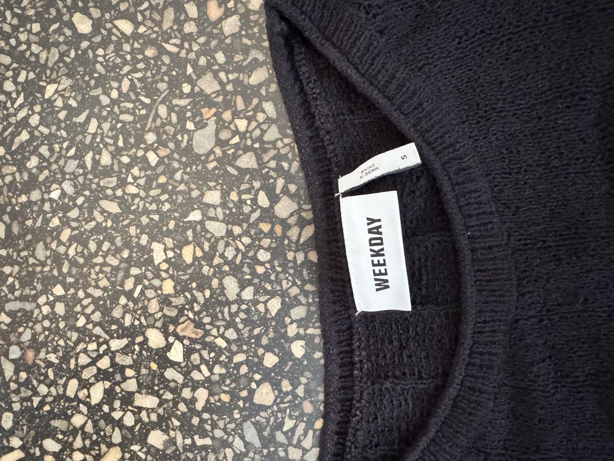 Weekday Blusen: Weekday black long sleeve top size small – Gebraucht aus Zürich von gva_r9gs 1