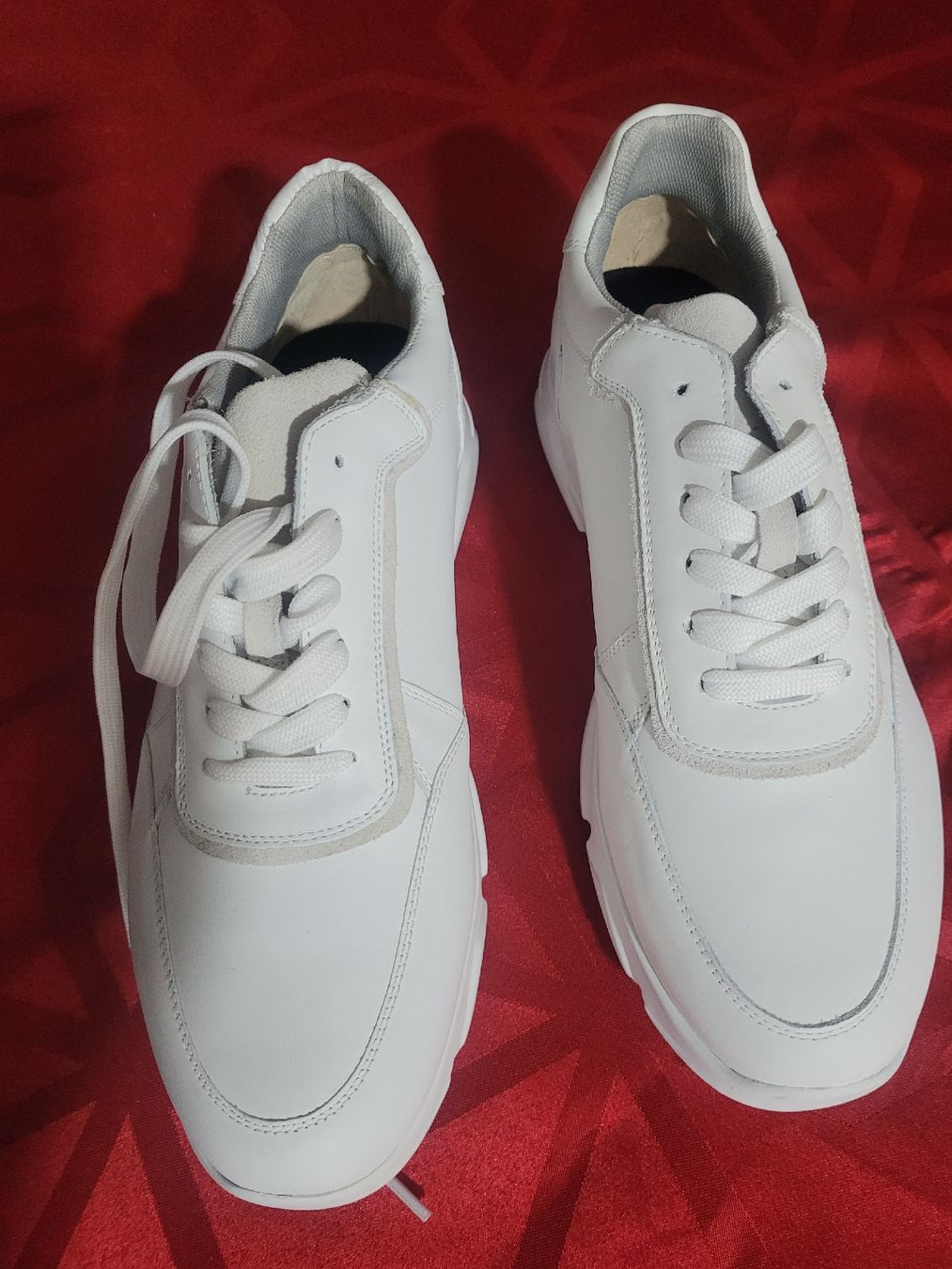 Herrenschuhe: Weisse Solid Shoes Sneaker Gr. 41 - Frühlingsstil! – Neu und originalverpackt aus Bassersdorf von kid_fm98