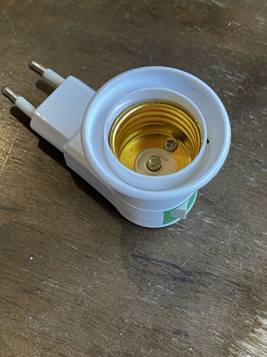 Unità & Adattatore: Lumière prise ampoule avec interrupteur neuf – Usato da Genève venduto da Yasasa 1