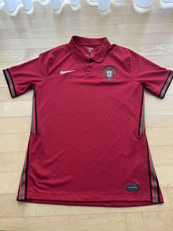Nike Portugal Polo Shirt rot Grösse S mit Gebrauchsspuren