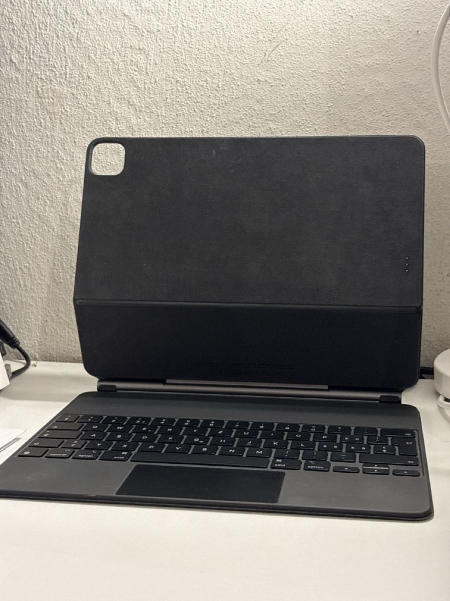 Apple Claviers: Magic Keyboard 12.9-inch – D'occasion à Russikon par User111110 2