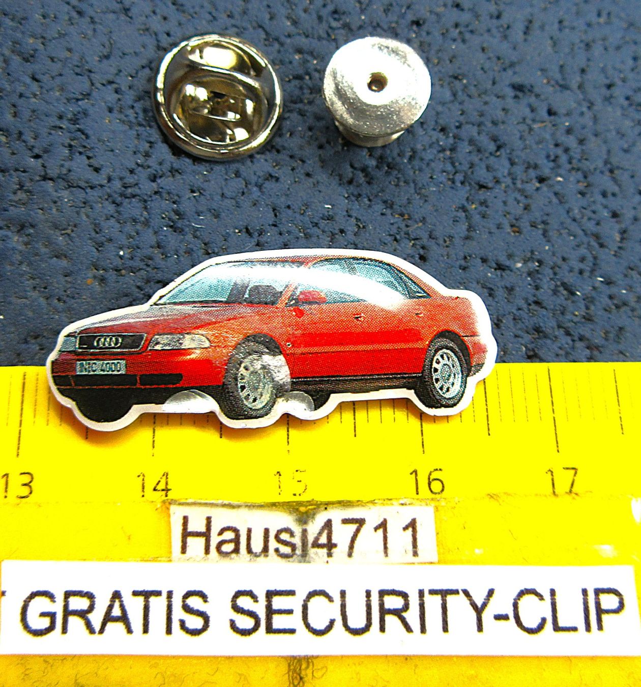 Audi Plaketten & Abzeichen: AUDI A4 B5 AUTO PIN MIT SECURITY-CLIP – Gebraucht aus Ettingen von Hausi4711