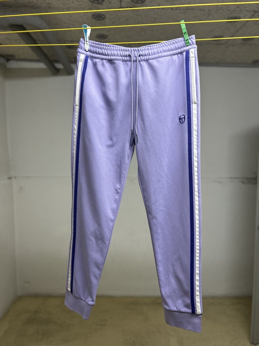 Pantaloni: Sergio Tacchini Jogginghose Flieder Gr.M Herren – Usato da Zürich venduto da peteeznel