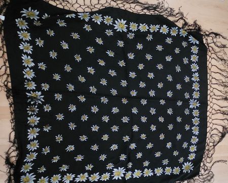 Foulard en soie noir avec motif edelweiss 