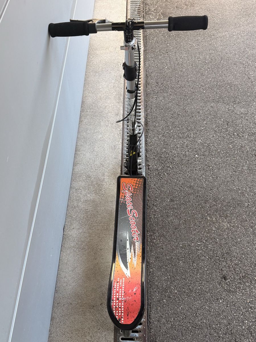 Scooter: Space Scooter - Fun Summer Ride! Great Condition! – Usato da Erlenbach ZH venduto da Benio407 5