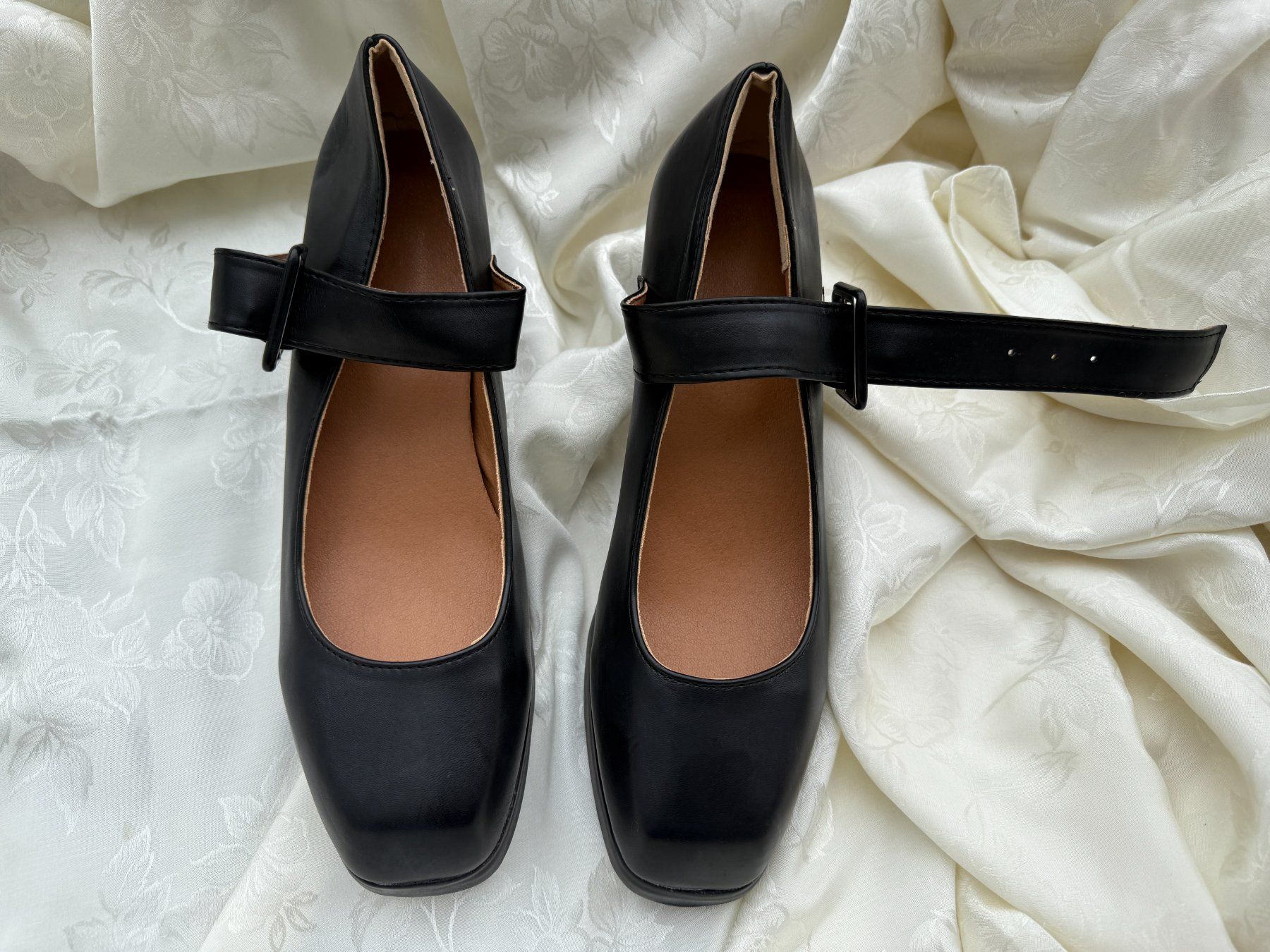 Scarpe da donna: Damenschuhe Größe 42 NEU – Usato da Vacallo venduto da cri_229f