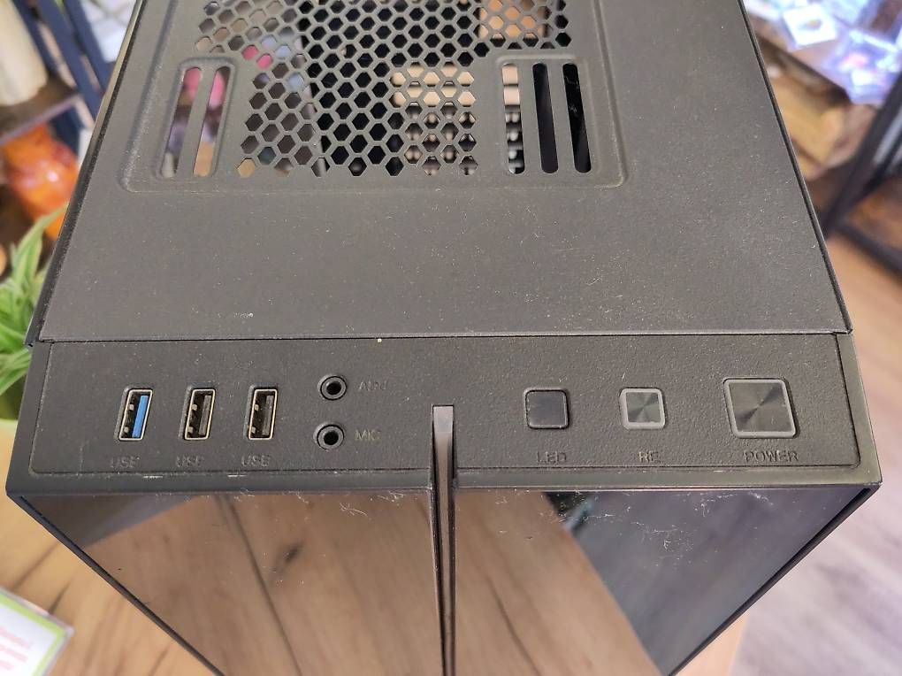 Custodie: PC case (Gehäuse) per gamer – Usato da Novaggio venduto da GreenWebSolutions 2