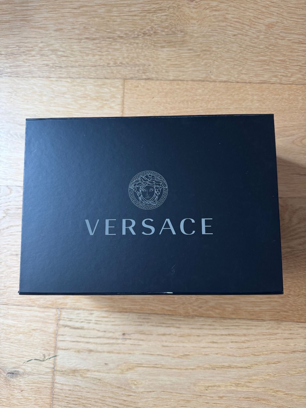 Montres: Versace Box schwarz magnetisch – D'occasion à Salmsach par bubu61