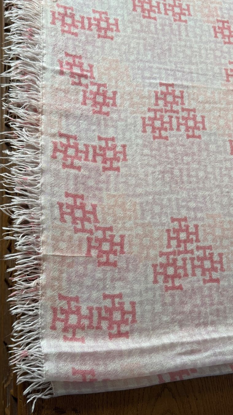 Hemisphere Foulard & Sciarpe: Schal Hemisphere rosa Monogramm 140x140cm – Usato da Birsfelden venduto da Nic21 9