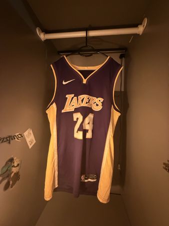 Maillot basketball Lakers 