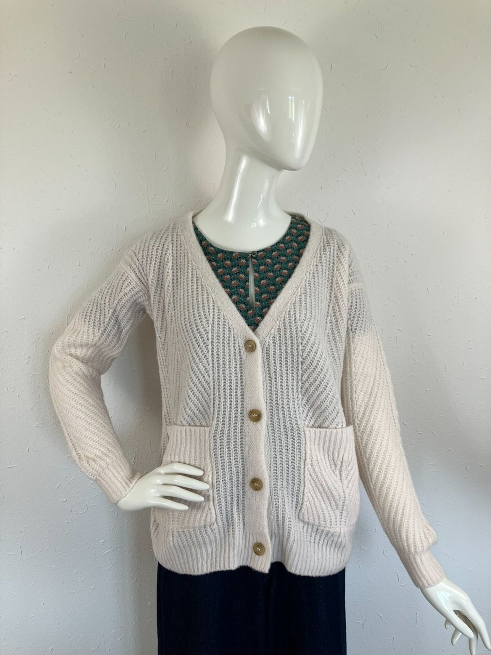 Hanro Jacken: HANRO Strickjacke Gr.S – Gebraucht aus Laupen ZH von kar_lfz6 3