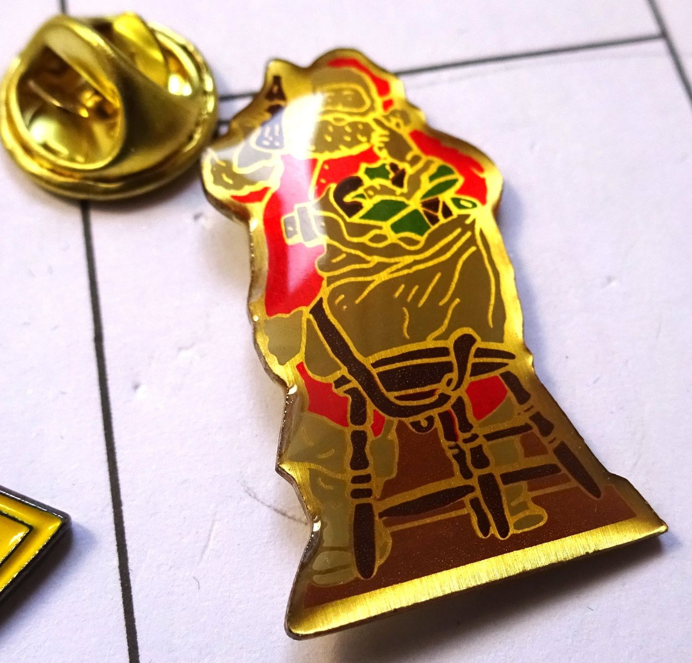 Placchette & Badge: Pin St Nikolaus Stuhl – Usato da Utzenstorf venduto da BUtter81