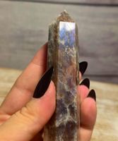 Mondstein Obelisk mit blauem Flash C 92g